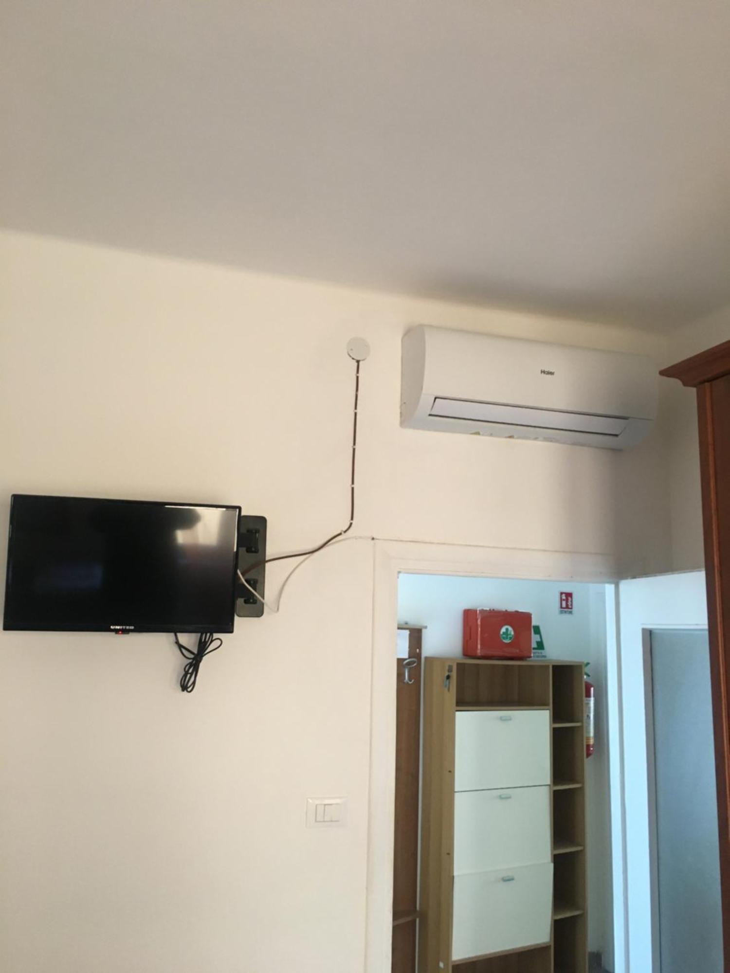 Appartamento Miramare, 2 Camere, Cucina, Bagno, Βεντιμίλια Εξωτερικό φωτογραφία